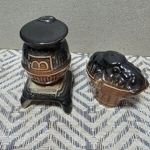 Vintage Coal Bucket And Stove Salt Pepper Shaker Set